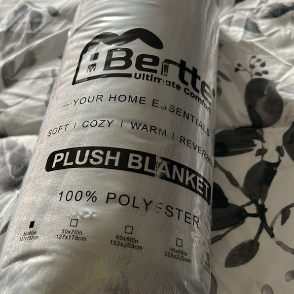 Plush blanket - Picture 6 of 6